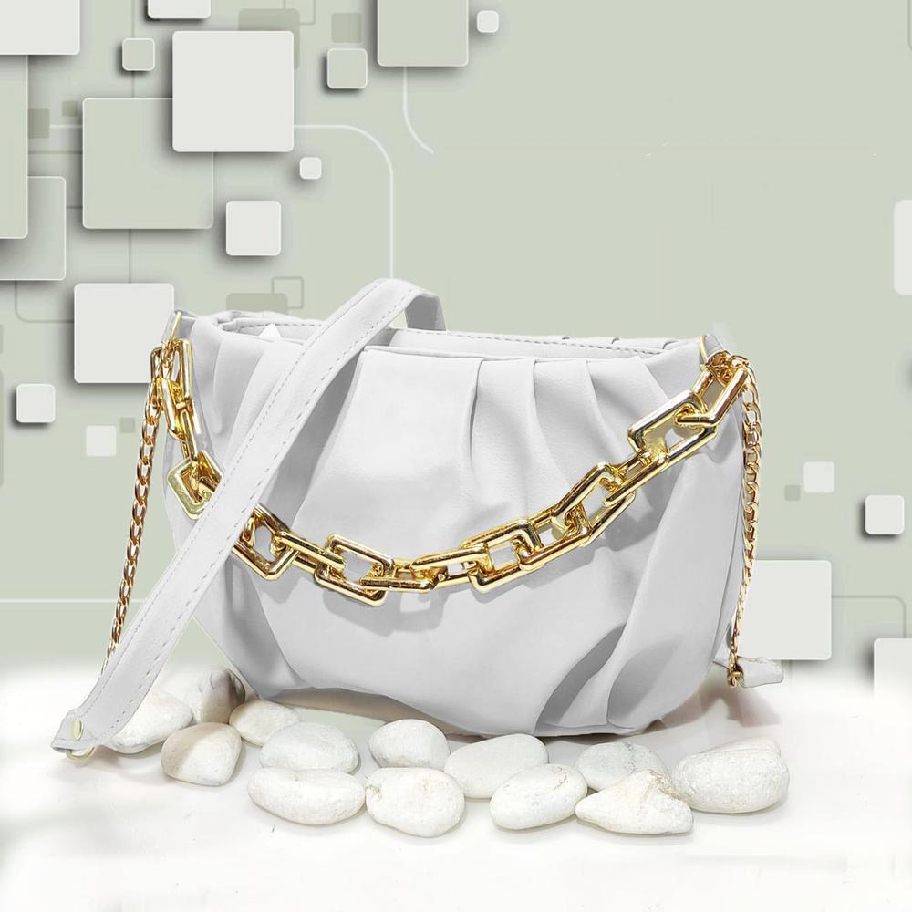 Woman's Plain Saddle Crossbody Bag