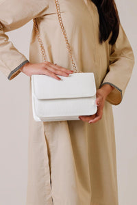 Woman's white pu leather crossboby bag